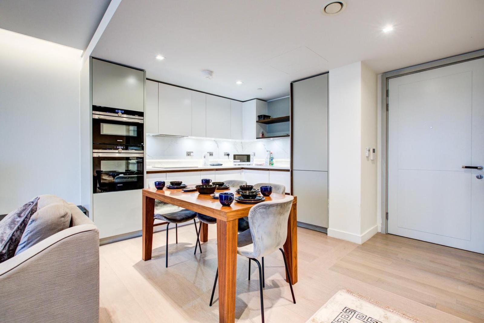 Edgware Road Luxury Apartment *